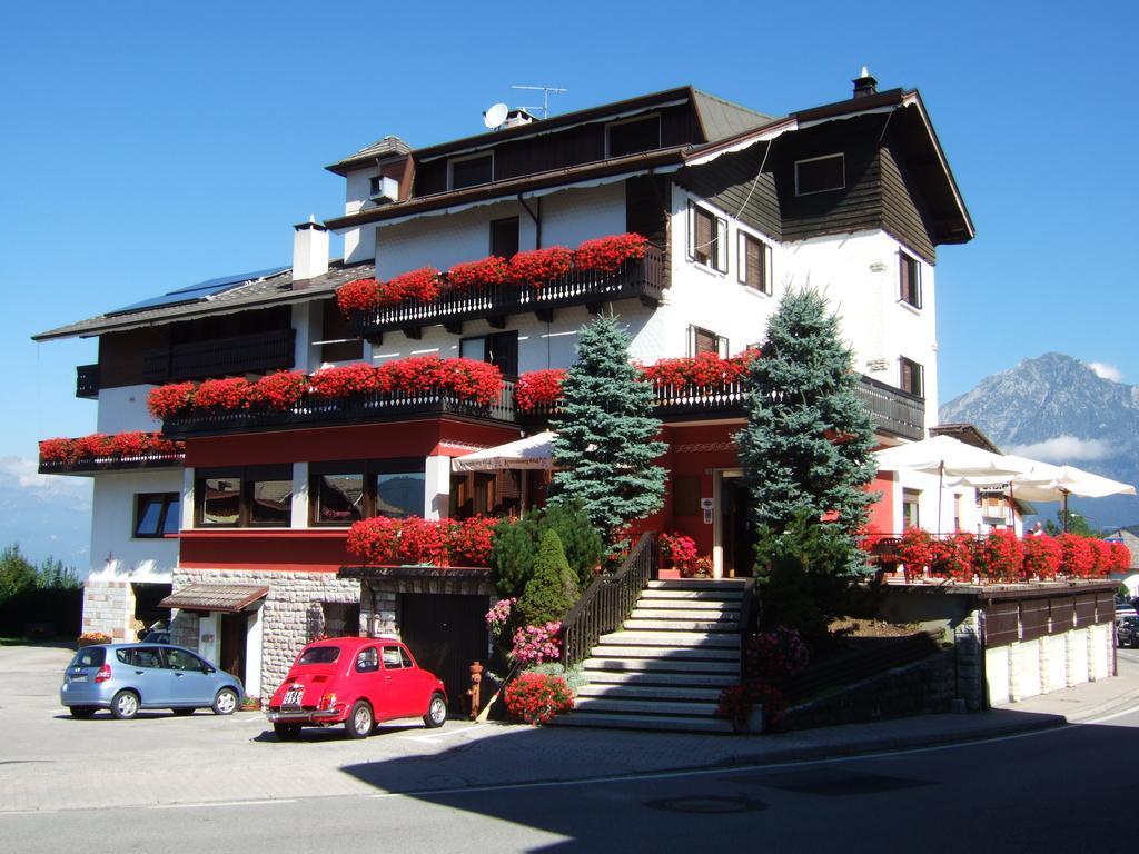 Tambre dʼAlpago Albergo Trieste מראה חיצוני תמונה