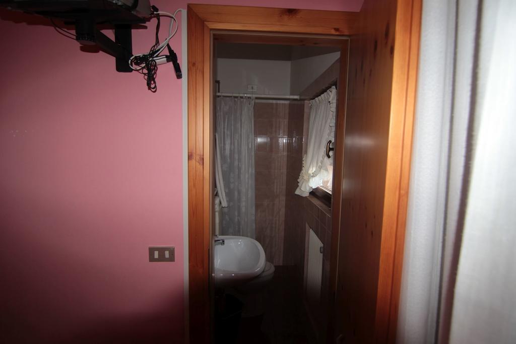 Tambre dʼAlpago Albergo Trieste חדר תמונה