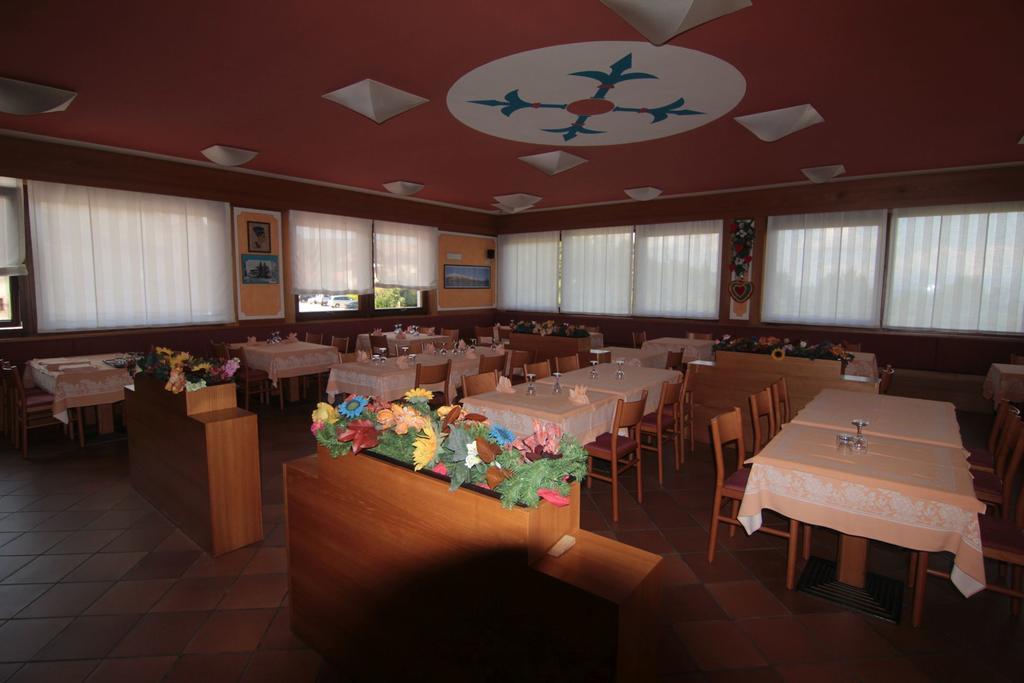 Tambre dʼAlpago Albergo Trieste מראה חיצוני תמונה