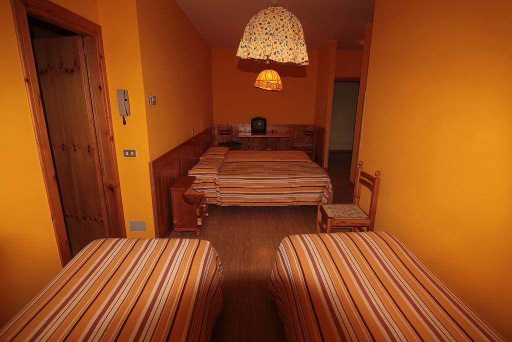 Tambre dʼAlpago Albergo Trieste חדר תמונה