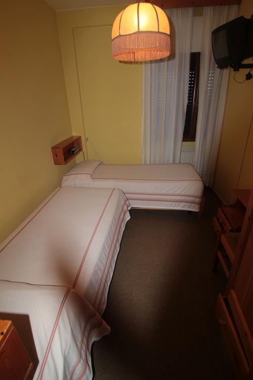 Tambre dʼAlpago Albergo Trieste חדר תמונה