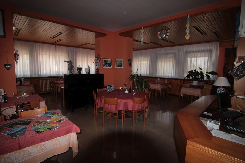 Tambre dʼAlpago Albergo Trieste מראה חיצוני תמונה