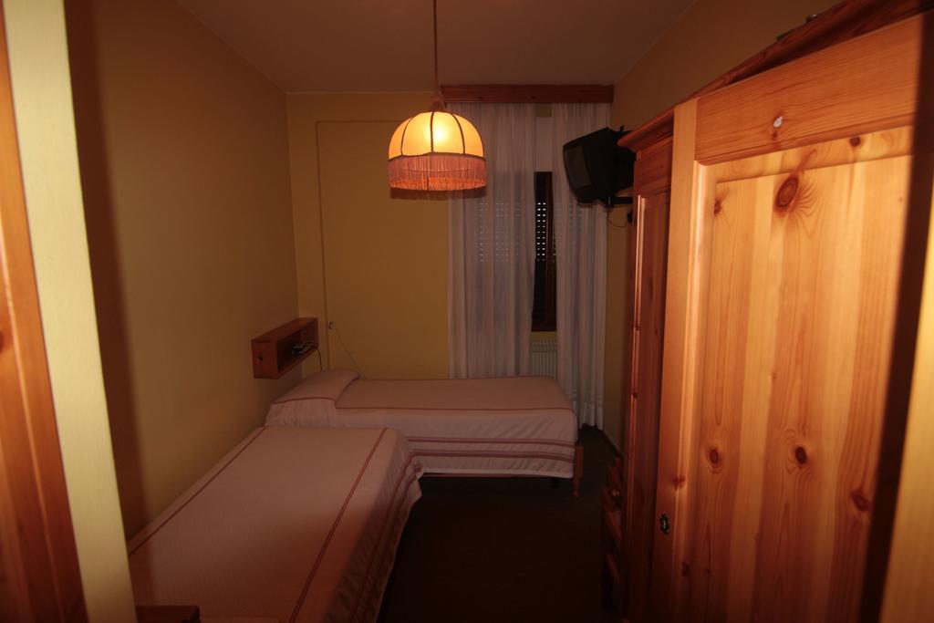 Tambre dʼAlpago Albergo Trieste חדר תמונה